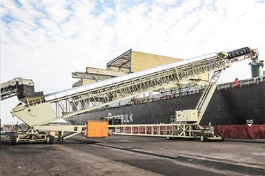 Încărcător telescopic pentru nave